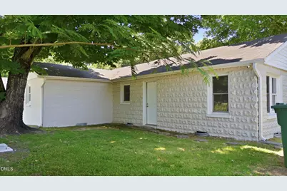 607 E Holmes Street, Benson, NC 27504 - Photo 14