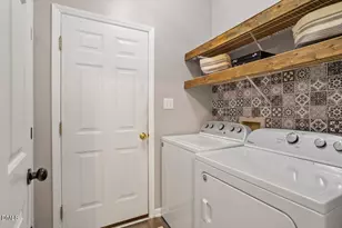 200 Bebington Dr, Cary, NC 27513 - Photo 34