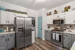 200 Bebington Dr, Cary, NC 27513 - Photo 16