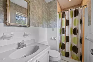 243 Craddock St, Boydton, VA 23917 - Photo 10