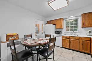 243 Craddock St, Boydton, VA 23917 - Photo 6