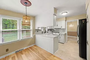 5000 Cedarwood Dr, Raleigh, NC 27609 - Photo 8