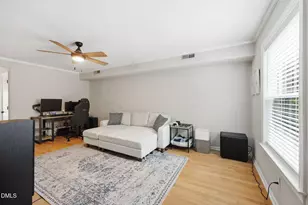 3733 Yorktown Pl, Raleigh, NC 27609 - Photo 4