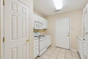 2521 Gordon Glen Ct, Raleigh, NC 27617 - Photo 12