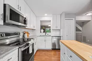148 Luxon Pl, Cary, NC 27513 - Photo 8