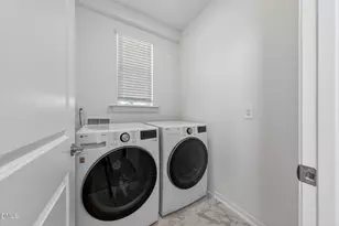 6432 Crown Pkwy, Durham, NC 27703 - Photo 10