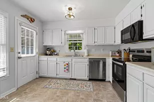 2424 Mapleton Ln, Raleigh, NC 27613 - Photo 16