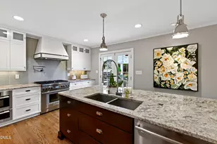2507 Sanderson Dr, Raleigh, NC 27608 - Photo 10