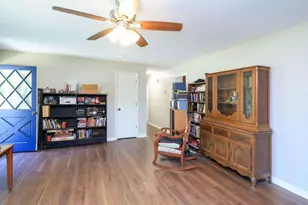 6113 Iris Dr, Raleigh, NC 27612 - Photo 16