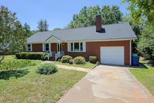 6113 Iris Dr, Raleigh, NC 27612 - Photo 1
