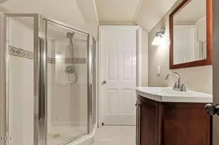 401 Peachtree Point Ct, Cary, NC 27513 - Photo 46