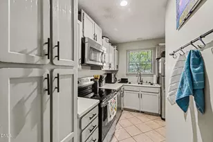 314 Cedarwood Ln, Carrboro, NC 27510 - Photo 6