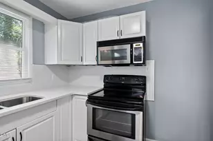 2108 Treverton Pl, Raleigh, NC 27609 - Photo 10