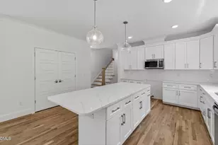 518 Heather Dr, Raleigh, NC 27606 - Photo 16