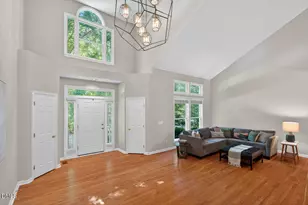 123 Tremont Cir, Chapel Hill, NC 27516 - Photo 4