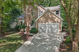 123 Tremont Cir, Chapel Hill, NC 27516 - Photo 2