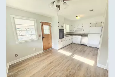 408 Oak Street, Smithfield, NC 27577 - Photo 6