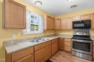 200 Alan Charles Way, Aberdeen, NC 28315 - Photo 16