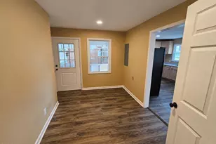 1018 E 9th St, Lumberton, NC 28358 - Photo 12