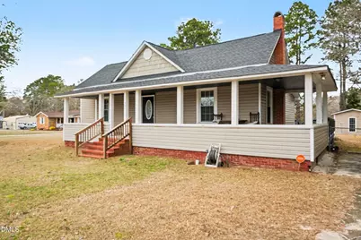 423 E Edinborough Avenue, Raeford, NC 28376 - Photo 2