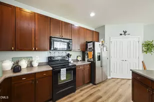 113 Longchamp Ln, Cary, NC 27519 - Photo 34