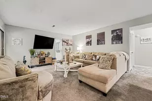 631 Pine Ridge Pl, Raleigh, NC 27609 - Photo 4