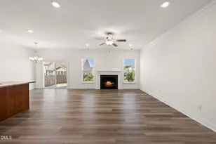 545 Glenwyck Ct, Fuquay-Varina, NC 27526 - Photo 2