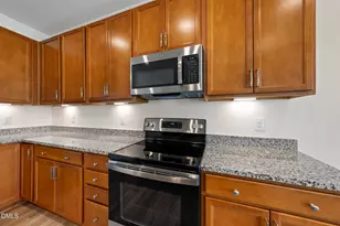 545 Glenwyck Ct, Fuquay-Varina, NC 27526 - Photo 6