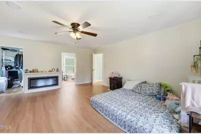 2016 Haw River Hopedale Road, Burlington, NC 27217 - Photo 20