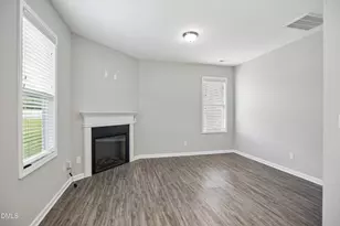218 Day Lily St, Selma, NC 27576 - Photo 8