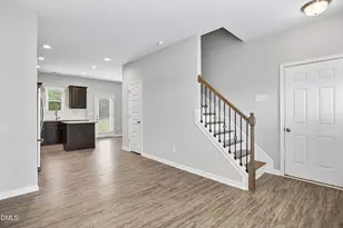 218 Day Lily St, Selma, NC 27576 - Photo 2