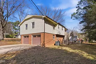 1200 Boxwood Ln, Apex, NC 27502 - Photo 2