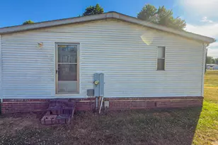 8800 Spring Meadow Dr, Hickory, NC 28601 - Photo 28