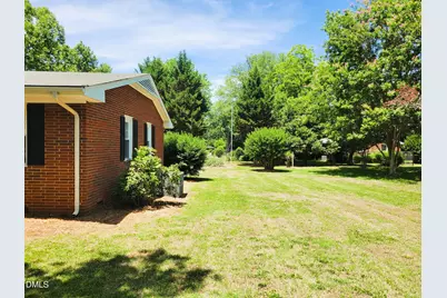 607 E Butler Avenue, Liberty, NC 27298 - Photo 10