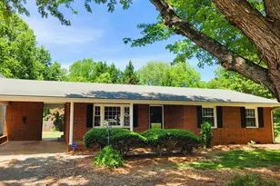607 E Butler Ave, Liberty, NC 27298 - Photo 8