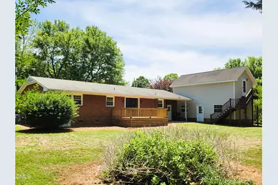 607 E Butler Avenue, Liberty, NC 27298 - Photo 2