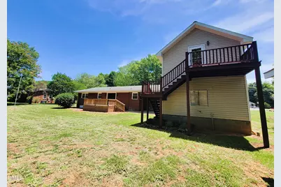607 E Butler Avenue, Liberty, NC 27298 - Photo 4