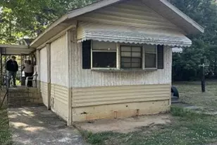 105 Layton St, Franklinton, NC 27525 - Photo 2
