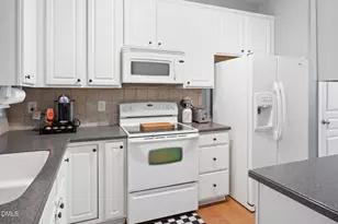 7861 Spungold St, Raleigh, NC 27617 - Photo 8