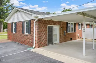 606 E Fremont St, Kenly, NC 27542 - Photo 6