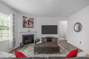 2121 Fletchers Rdg Dr, Durham, NC 27703 - Photo 4