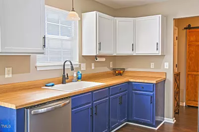 1724 E Ridge Heights Drive, Fuquay-Varina, NC 27526 - Photo 2
