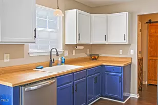 1724 E Ridge Heights Dr, Fuquay-Varina, NC 27526 - Photo 2