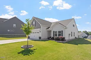 811 Bent Willow Dr, Clayton, NC 27527 - Photo 2