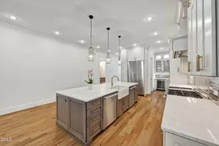 2721 St Marys St, Raleigh, NC 27609 - Photo 8