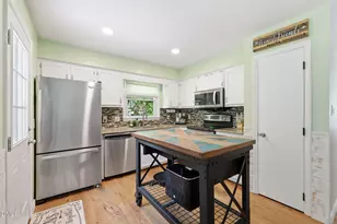 224 Rosehaven Dr, Raleigh, NC 27609 - Photo 10