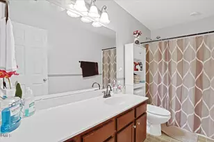 200 Georgetowne Dr, Clayton, NC 27520 - Photo 32