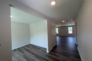 207 Baxley Dr, Dunn, NC 28334 - Photo 2