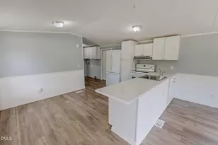 32 Everett Ave, Roxboro, NC 27574 - Photo 8