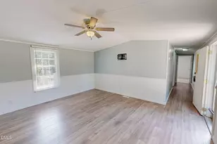 32 Everett Ave, Roxboro, NC 27574 - Photo 4